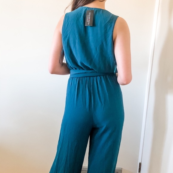 NWT✨Fashion Nova Jumpsuit in Teal colour - Picture 8 of 12